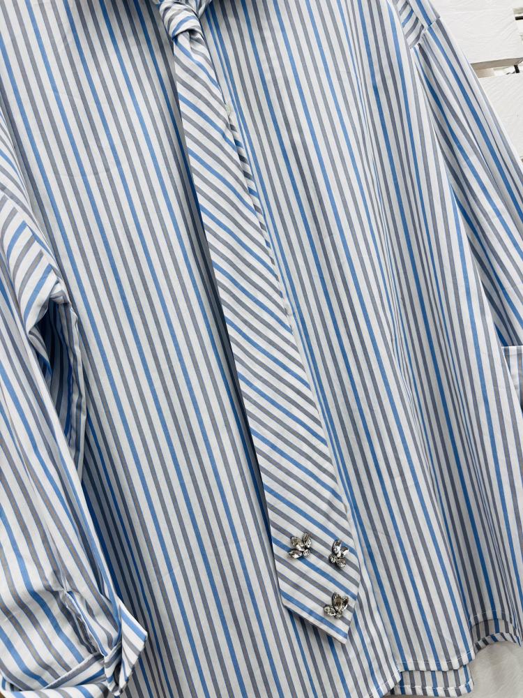 Camicia con cravatta